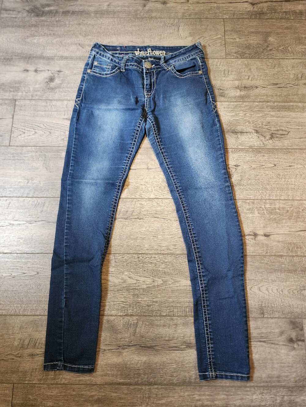 WallFlower Womens Juniors Size 7 Skinny Dark Wash Blue Denim Jeans Embroidered